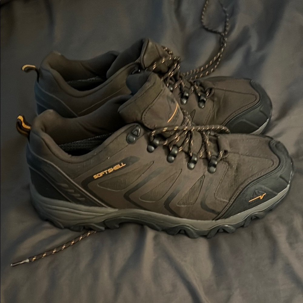 Men's Black Athletic Shoes